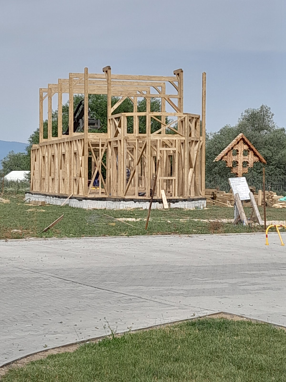 Subcetate-i Szent Hierarcha SPIRIDON és Szent Pap ILIE Ortodox Templom - Sânpetru - foto 3
