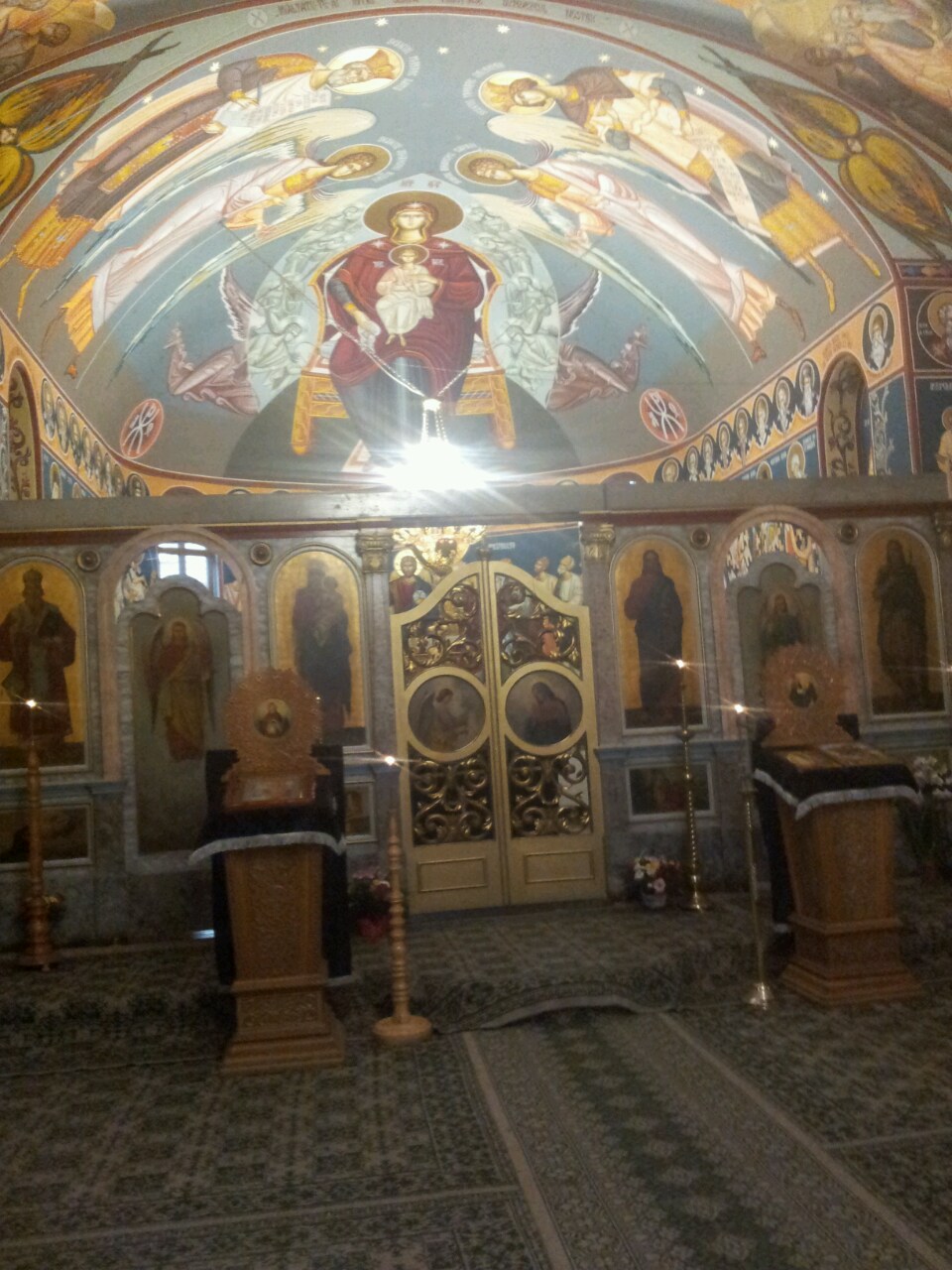 Biserica Ortodoxa Sfântul Mare Mucenic Dumitru - foto 2