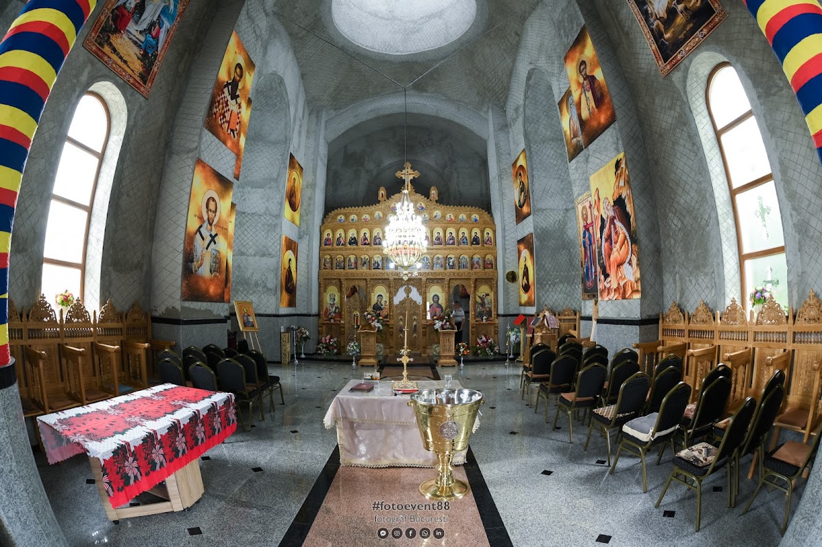 Biserica Parohiei Chitila 2 - foto 2
