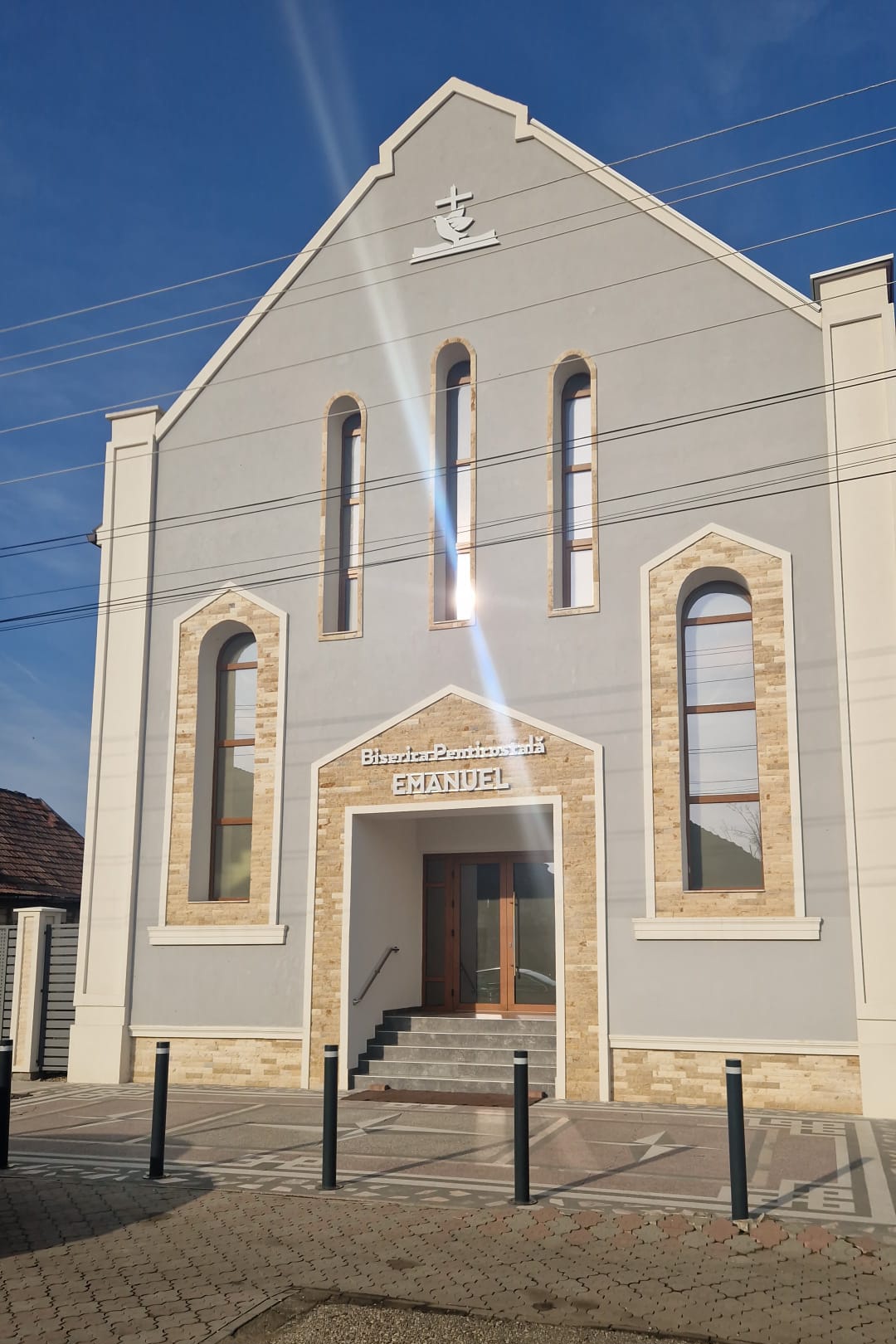Emanuel-Pfingstgemeinde Sebiș - foto 2