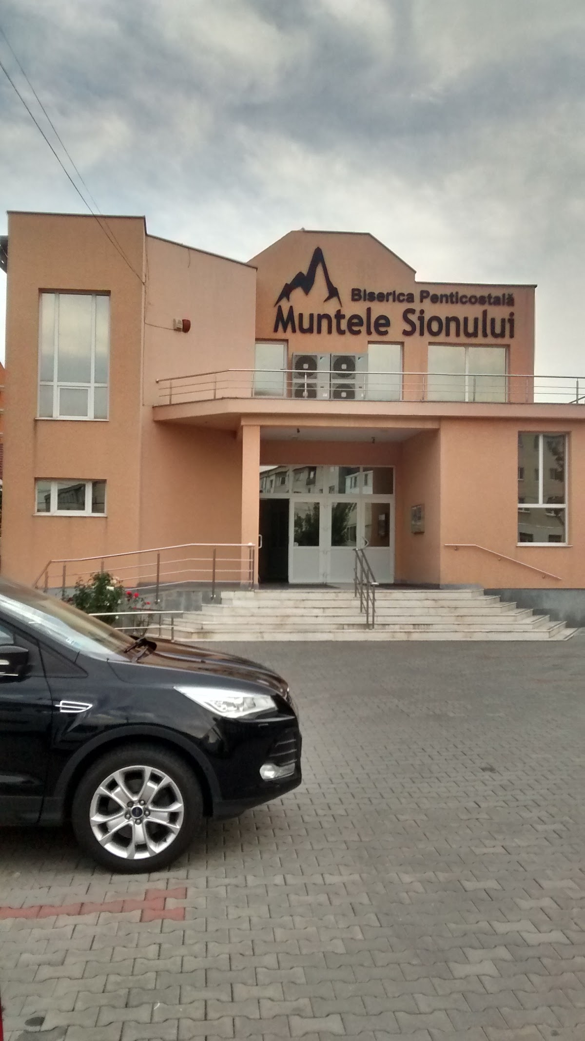 Pentecostal Church Mount Zion - foto 2