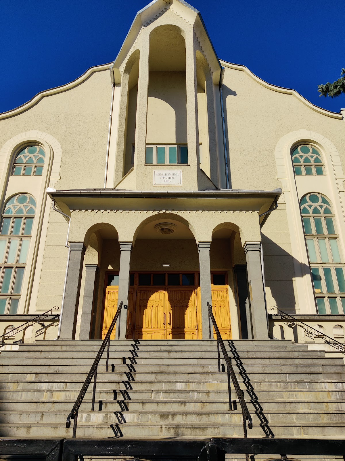 Biserica Penticostală nr. 2 Sfânta Treime - foto 2