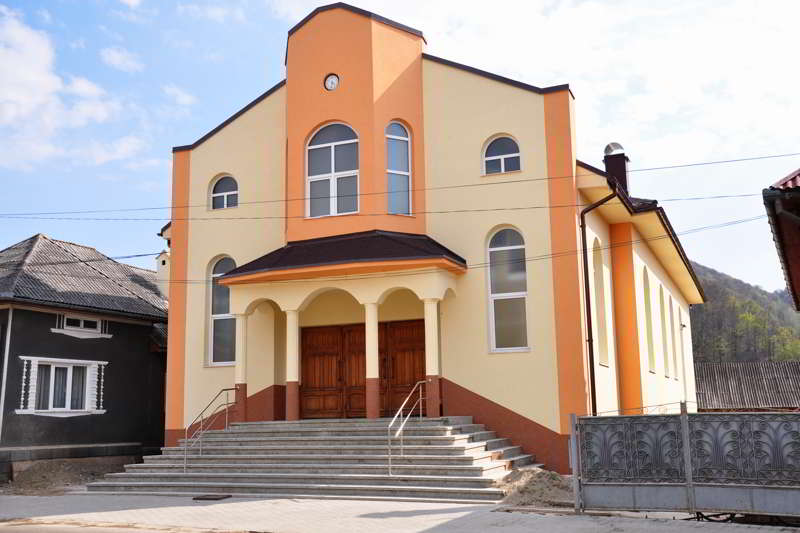 Biserica Penticostala Sfanta Treime - foto 3