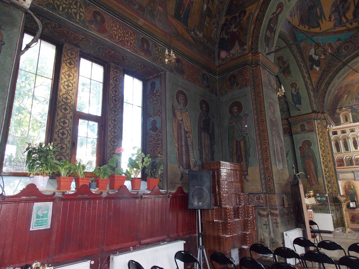 Biserica Pietroiu - foto 2