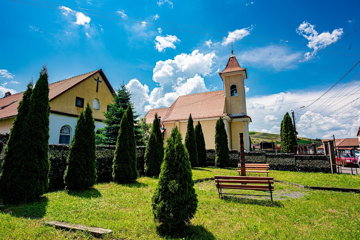 Biserica Romano-Catolică "Înălțarea Domnului" - foto 1