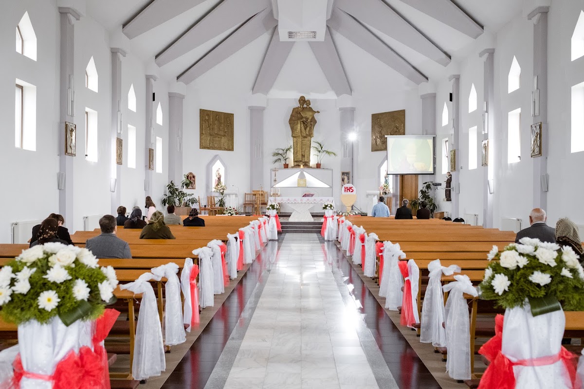 Biserica romano-catolică „Sfântul Iosif Muncitorul” - foto 2