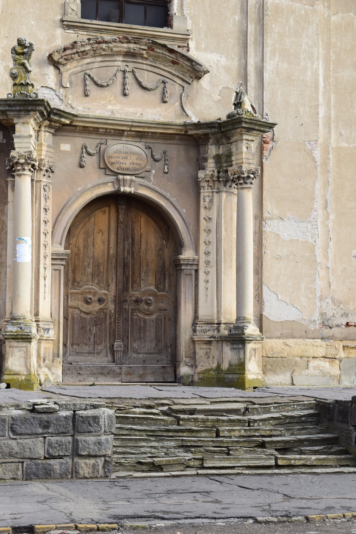 Biserica romano-catolică Sfinții Apostoli Petru și Paul - foto 3