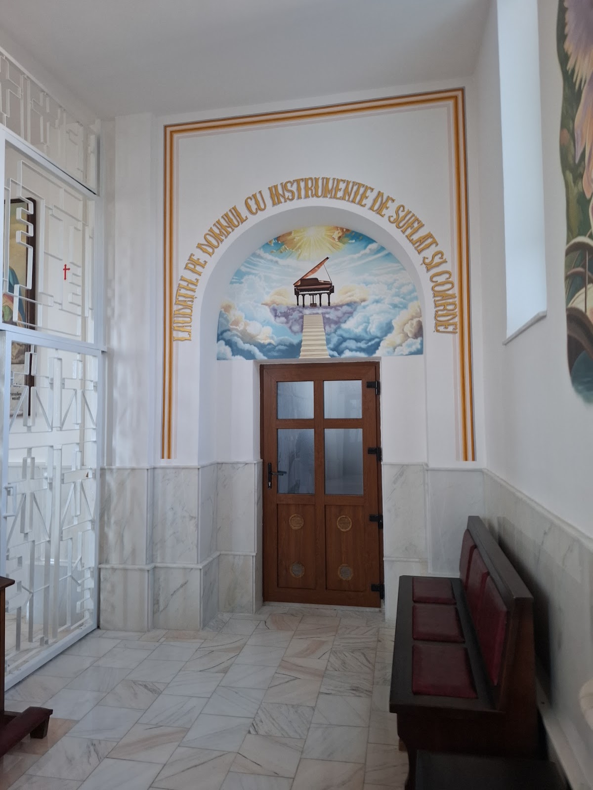Biserica romano-catolică „Sfinții Petru și Paul’’ Onești - foto 3