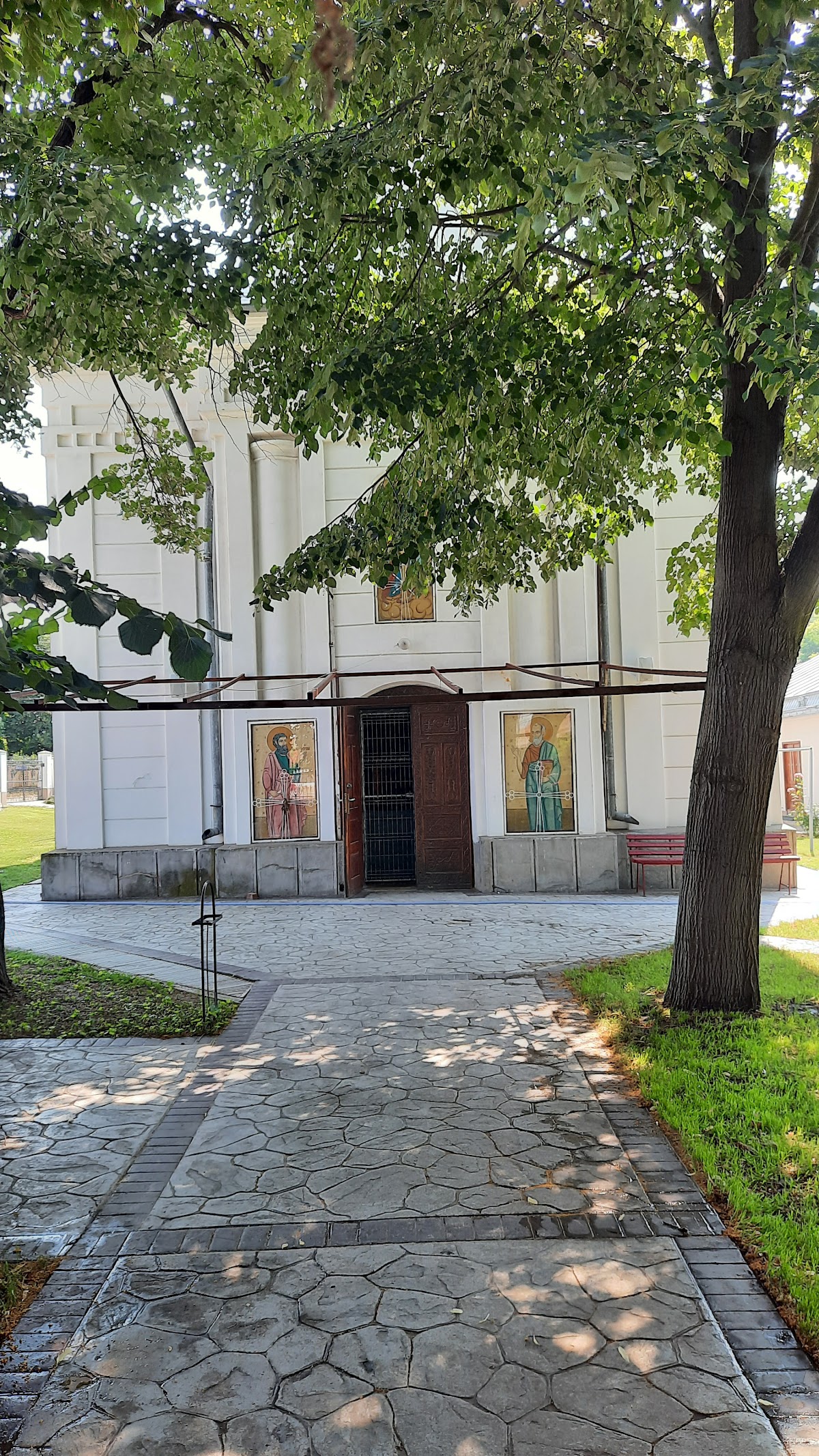 Biserica „Sf. Arh. Mihail şi Gavriil“ Corod