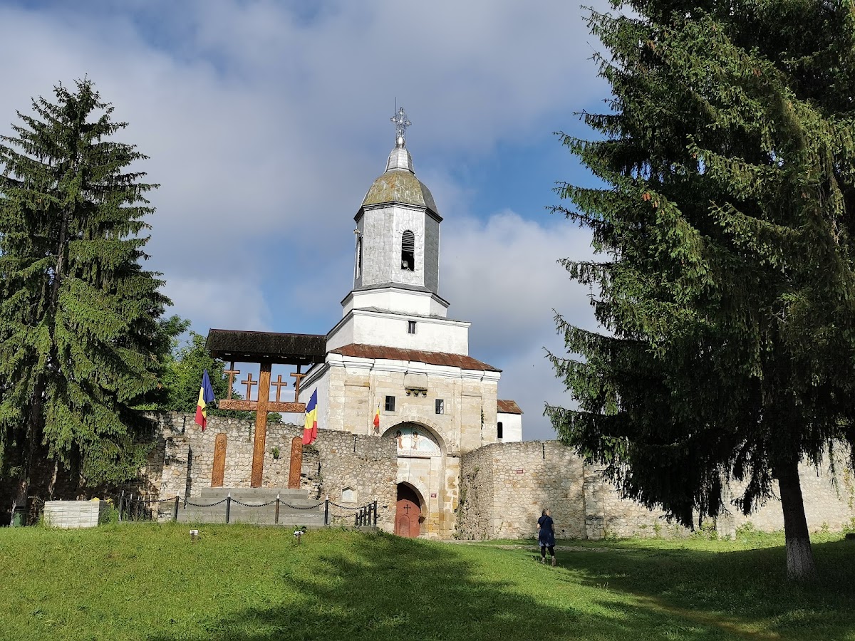 Szent Mihály és Gábor Arkangyalok Temploma - foto 2