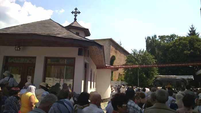 Biserica Sf Mina si Sf Pantelimon - Spitalul Municipal Campina
