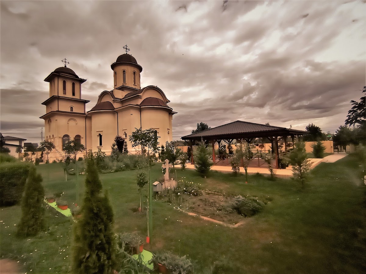 Biserica Sf. Nicolae - foto 1