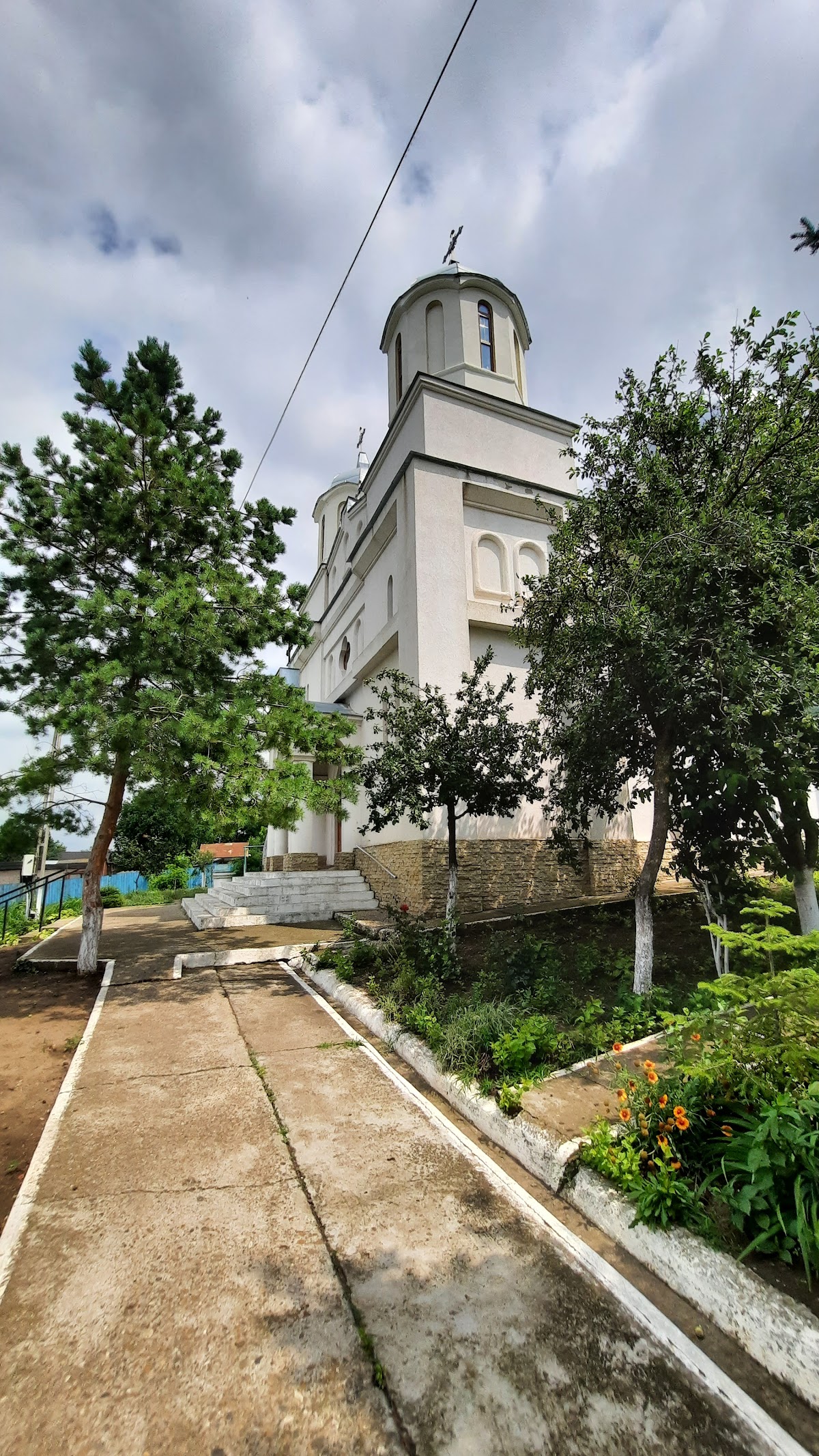 Church of „Saint Cuvioasă Parascheva“ Schela - foto 3