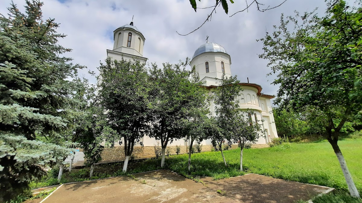 Church of „Saint Cuvioasă Parascheva“ Schela - foto 4