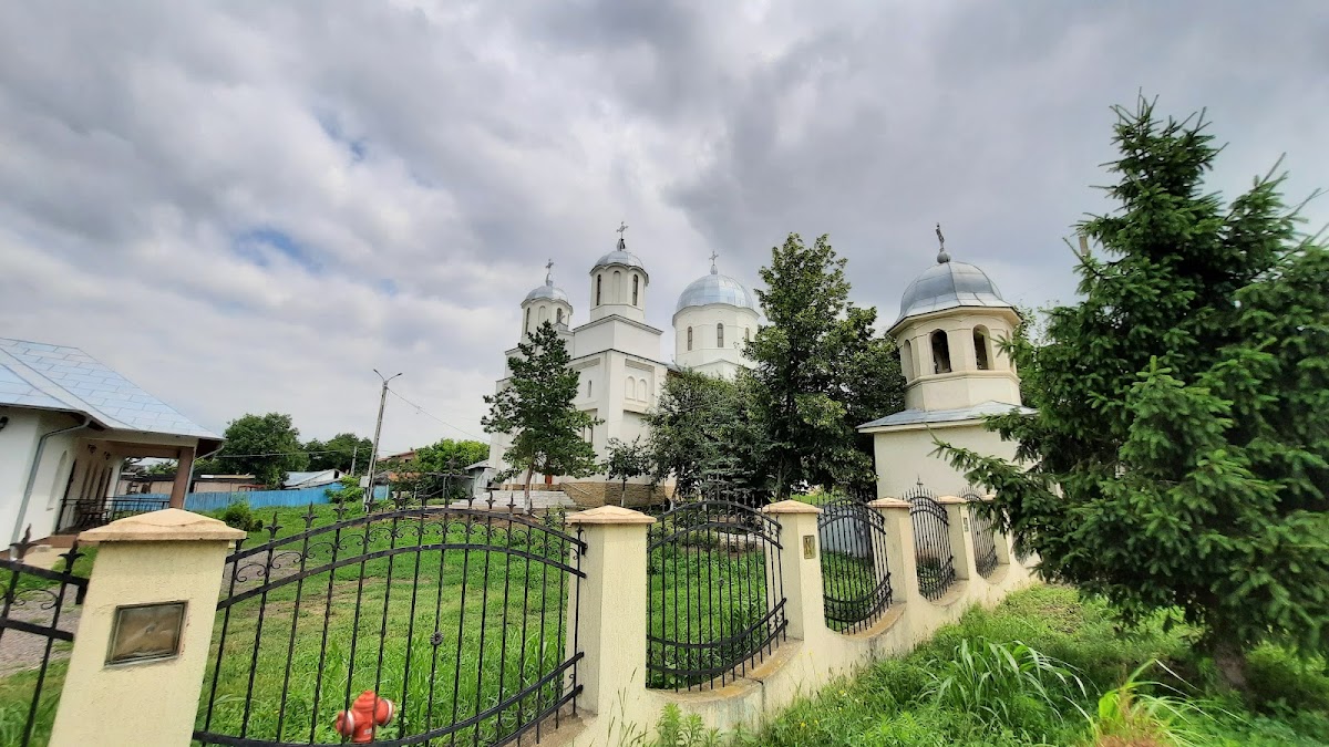 Church of „Saint Cuvioasă Parascheva“ Schela - foto 5