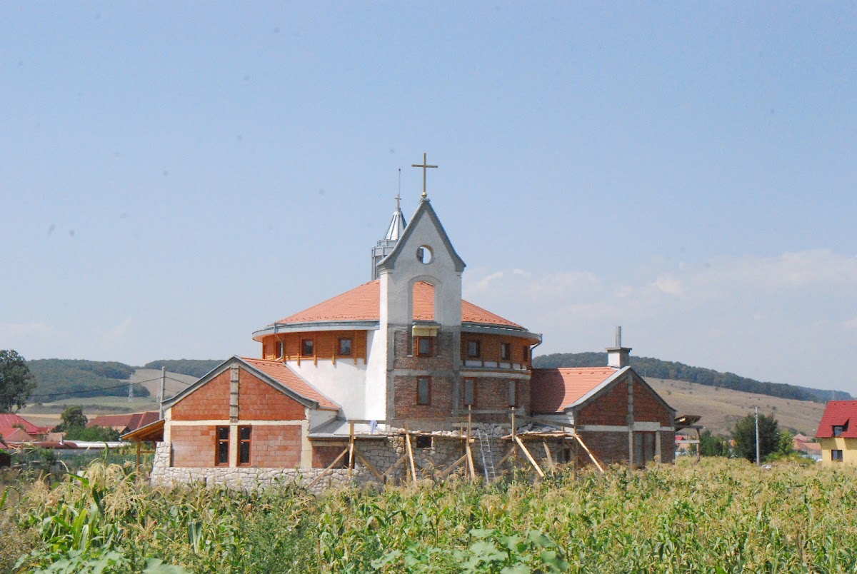 Szent Család Templom - foto 2
