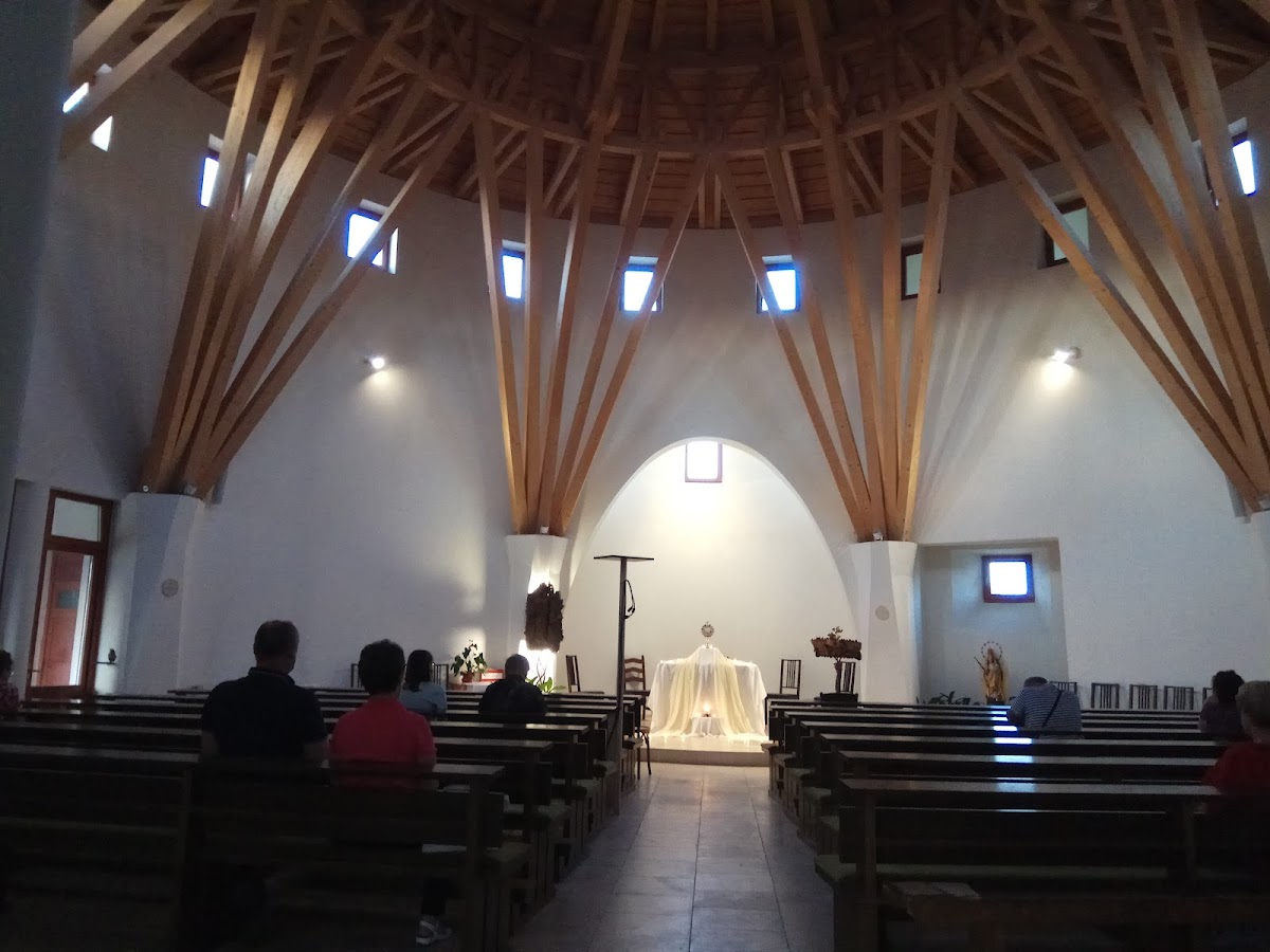 Szent Család Templom - foto 3