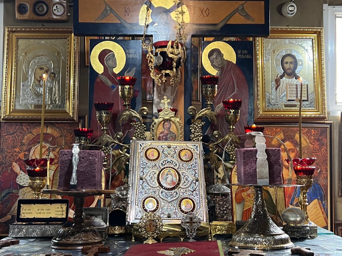 Biserica "Sfânta Mare Muceniță Ecaterina" - foto 2