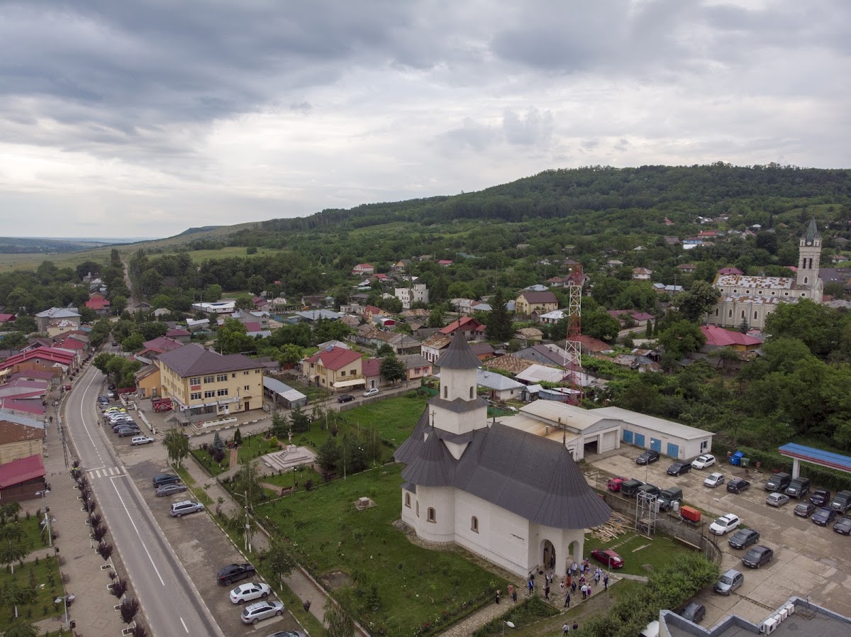 Biserica Sfânta Parascheva - foto 2