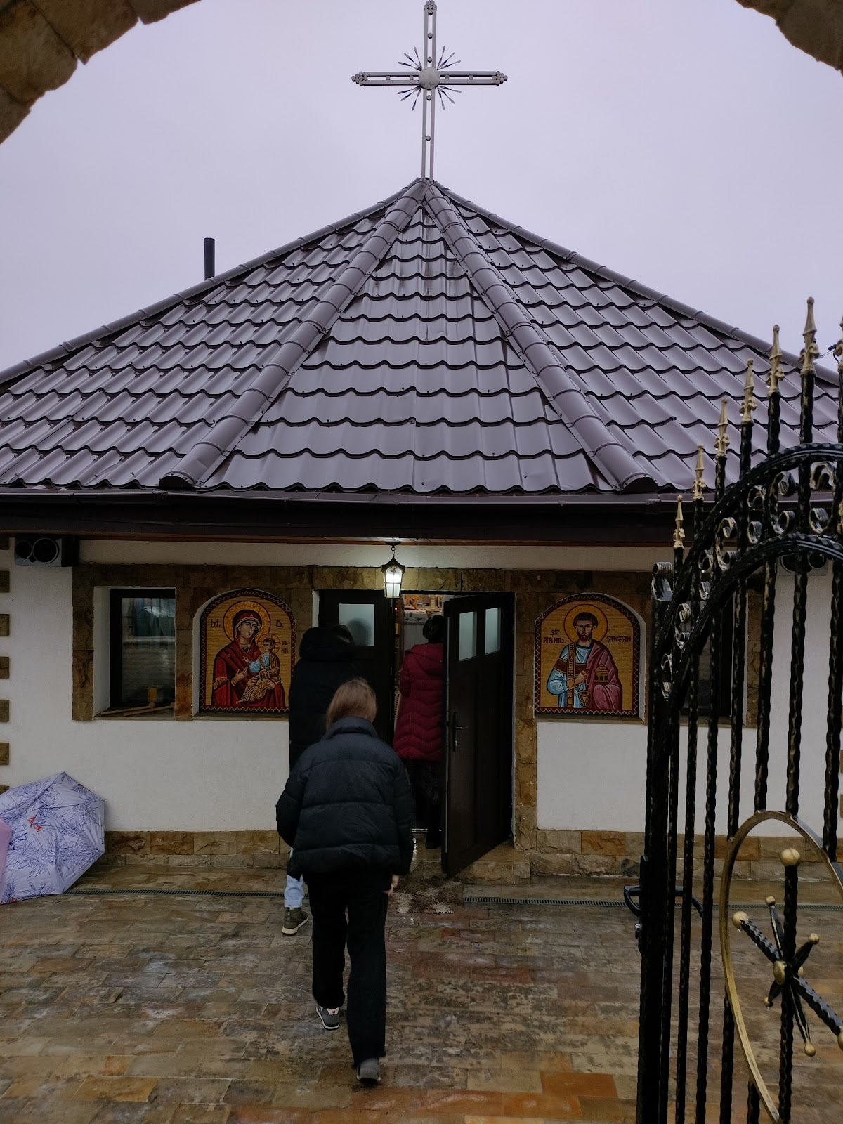 Biserica Sfântul Arhidiacon Ștefan, Frunziș Mironeasa - foto 3
