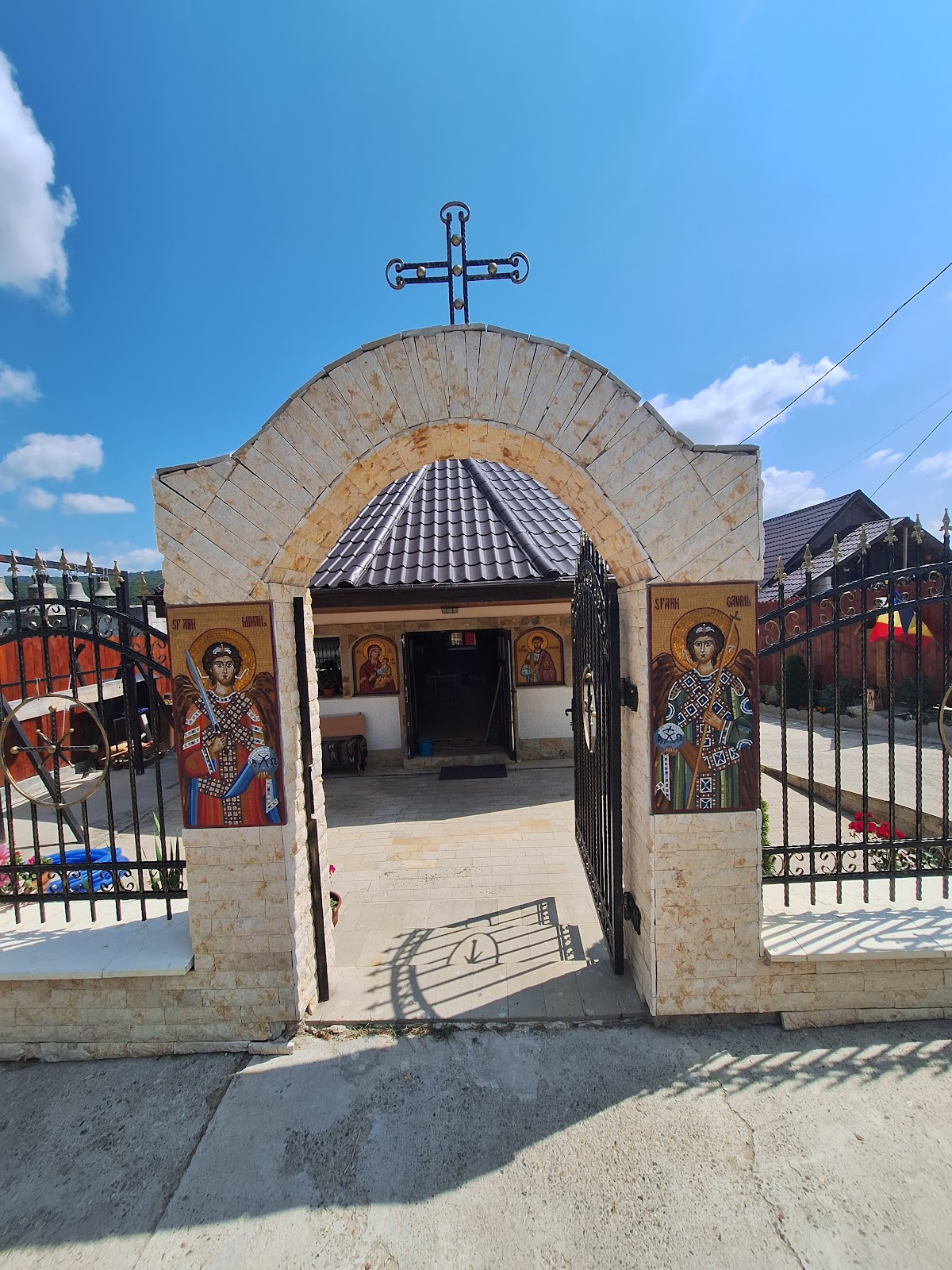Biserica Sfântul Arhidiacon Ștefan, Frunziș Mironeasa - foto 5