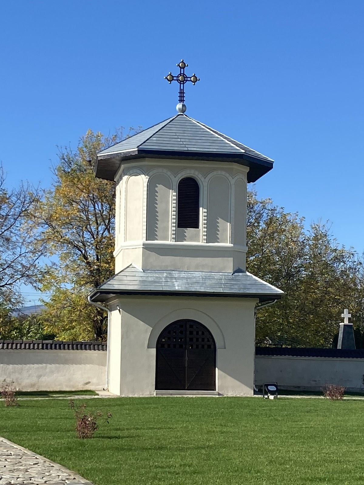 Biserica Sfântul Dumitru şi Sfinţii Împăraţi - foto 4
