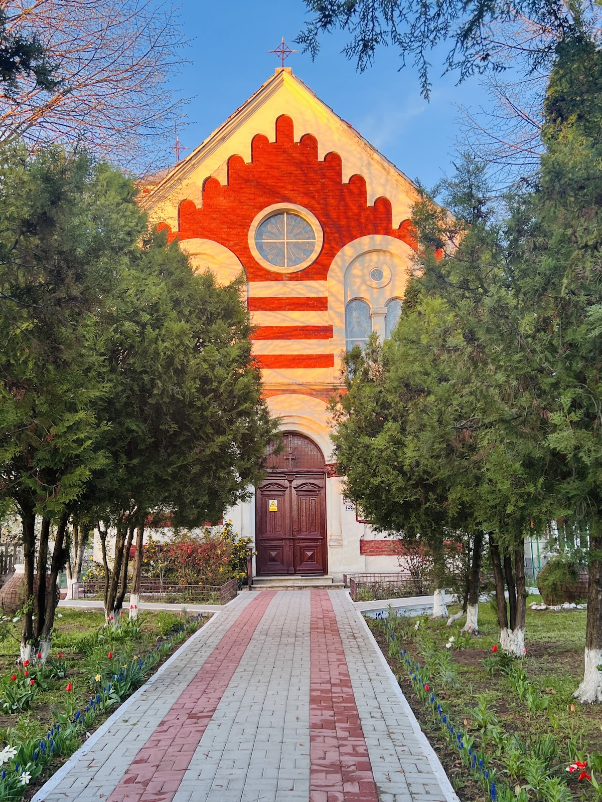 Biserica "Sfântul Francisc de Assisi" - foto 4