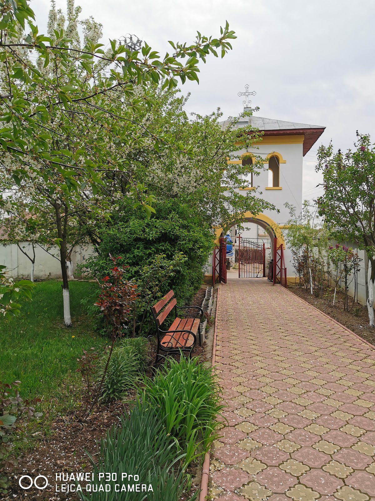 Biserica "Sfântul Ierarh Nicolae" - foto 5