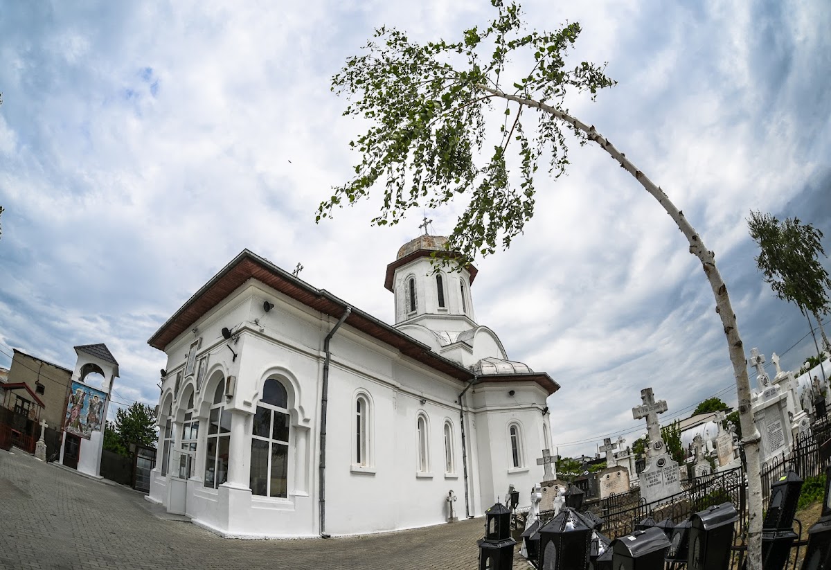 Biserica Sfântul Mare Mucenic Dimitrie Izvorâtorul de Mir