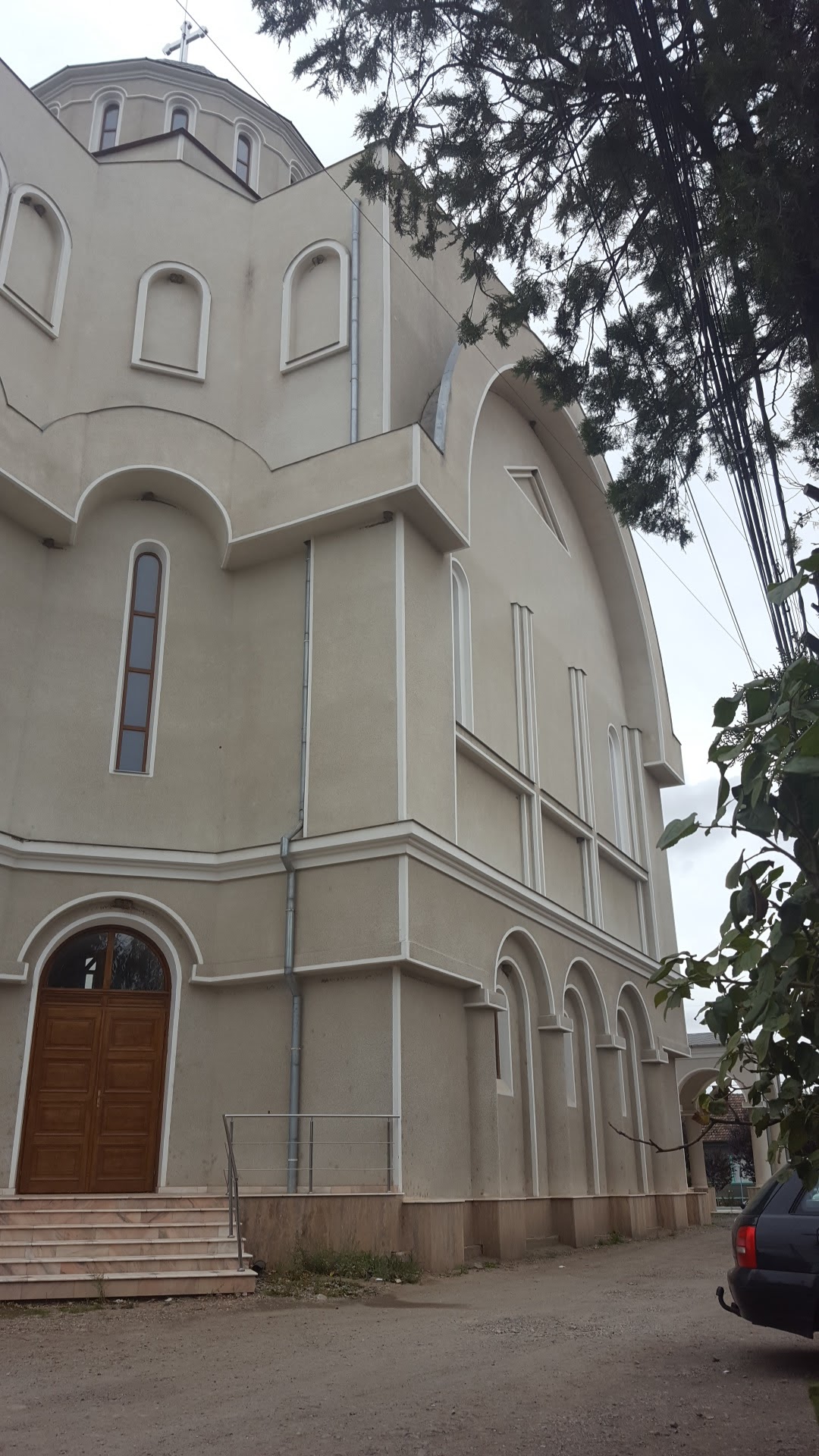 Biserica Sfântul Mucenic Dimitrie - foto 2