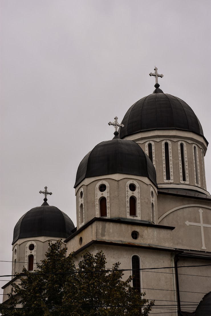 Biserica Sfântul Petru şi Pavel - foto 5