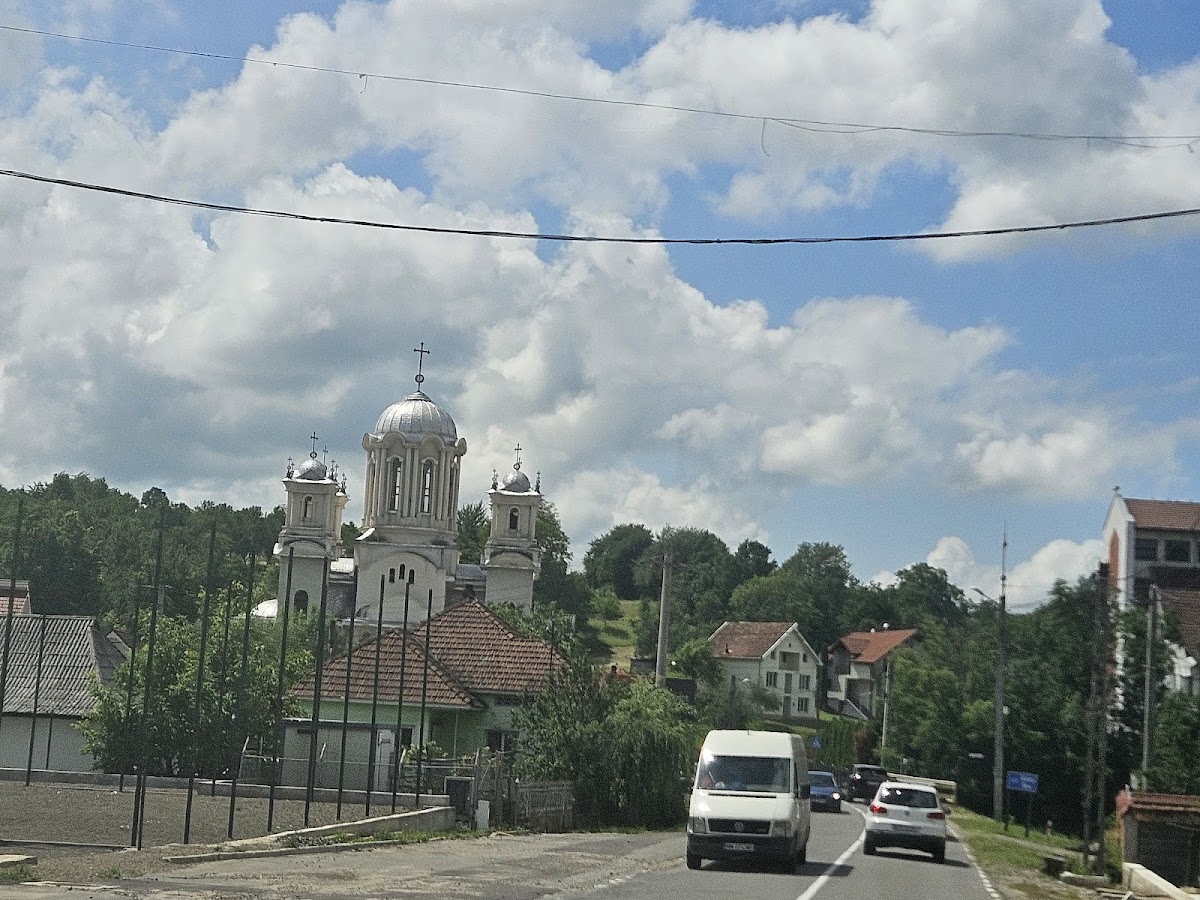 Biserica Sfinții Apostoli - foto 2