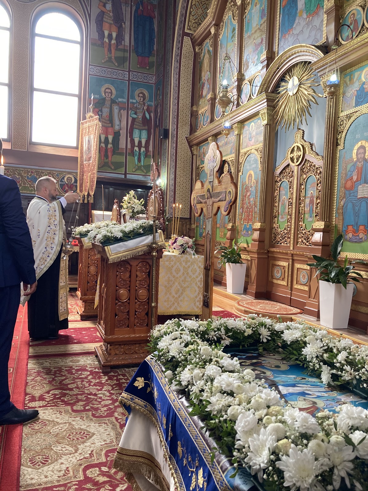 Biserica Sfinții Apostoli Petru și Pavel - foto 3