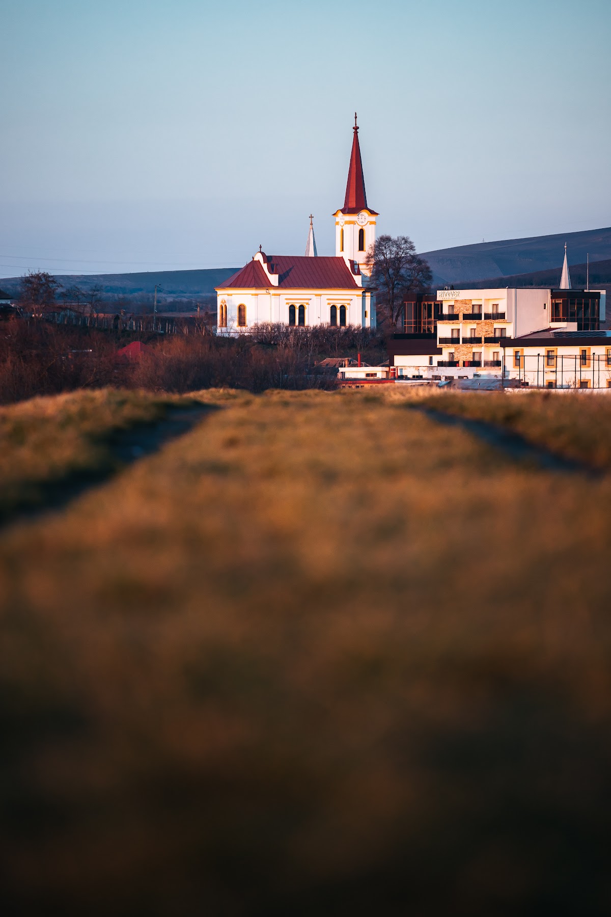 Biserica Sfinții Apostoli Petru și Pavel - foto 5