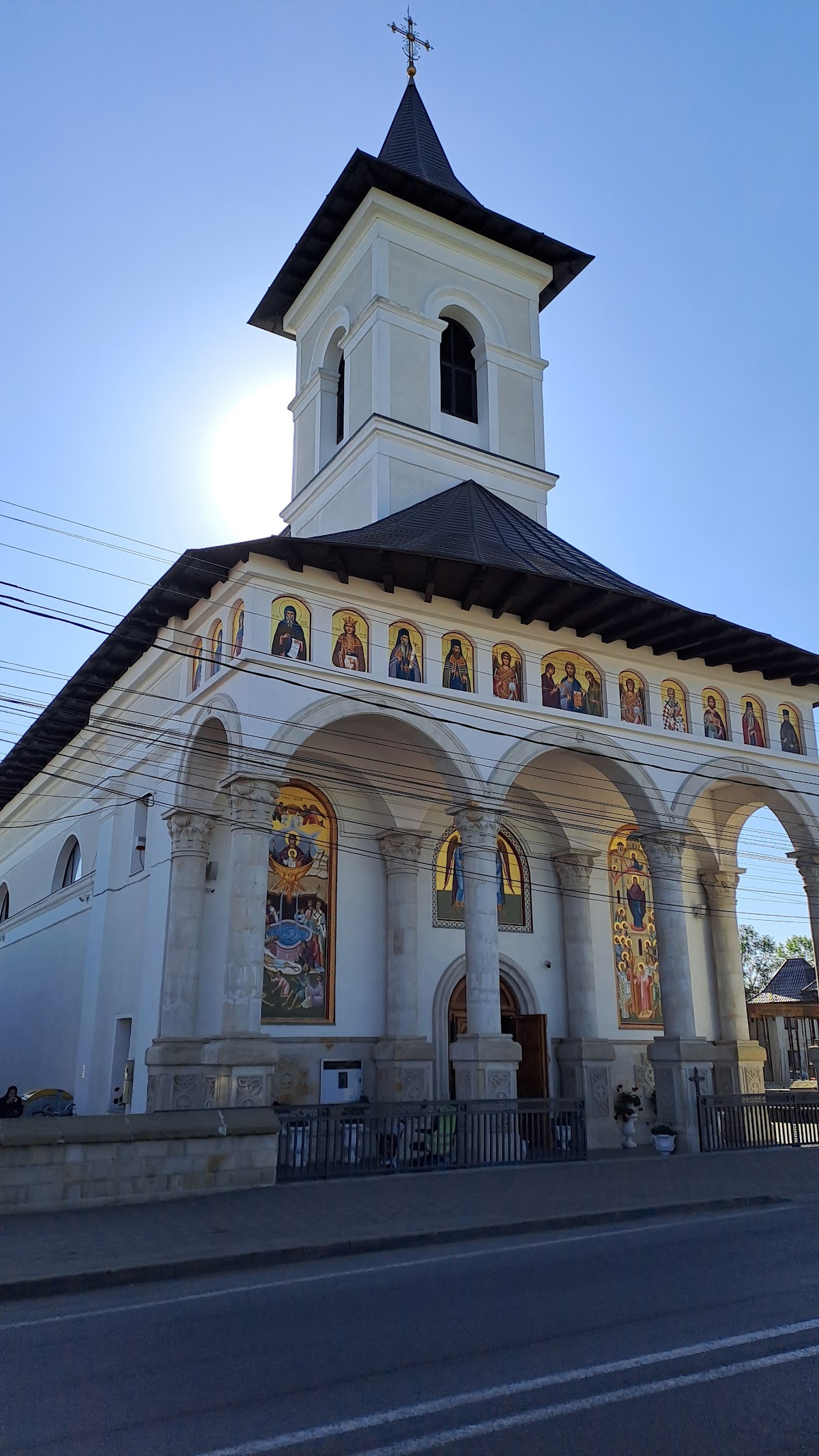 Biserica Sfinții Arhangheli - foto 3