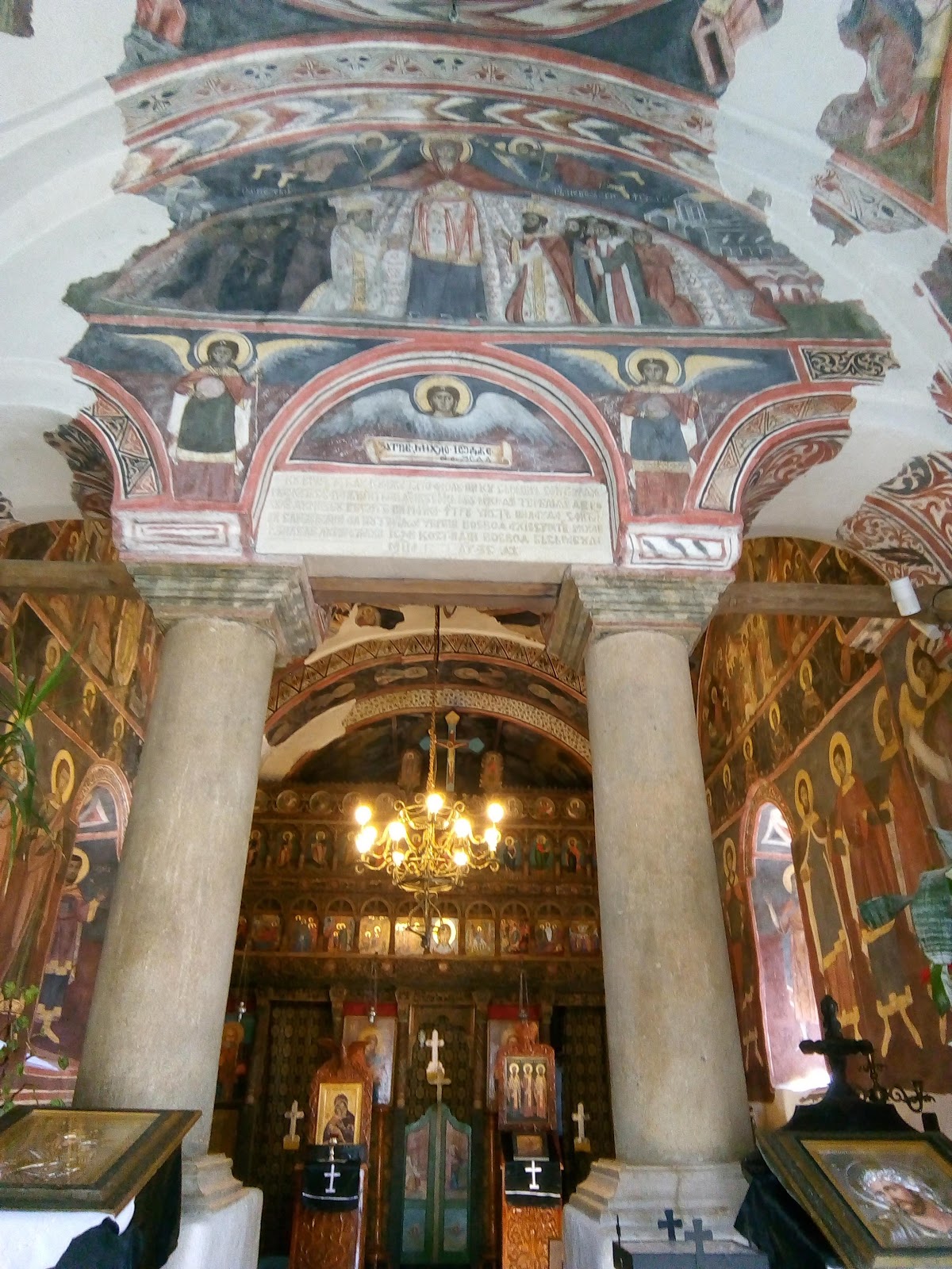 Biserica Sfinții Arhangheli Mihail și Gavril - foto 3