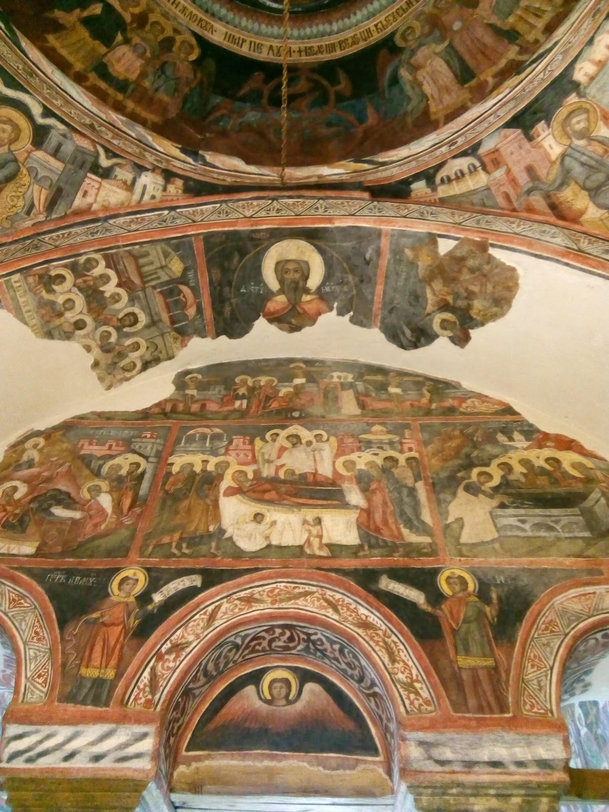 Biserica Sfinții Arhangheli Mihail și Gavril - foto 4