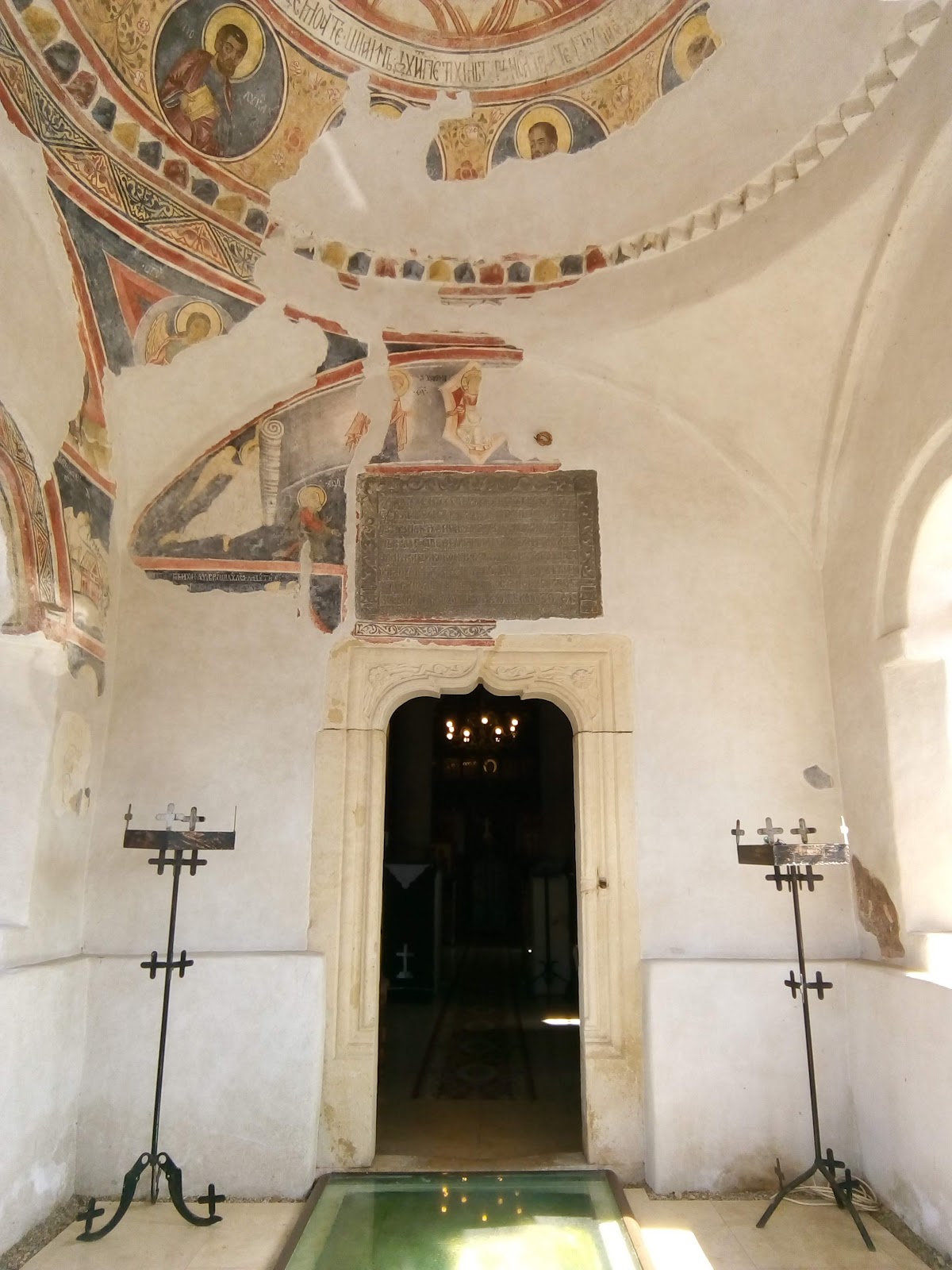 Biserica Sfinții Arhangheli Mihail și Gavril - foto 5