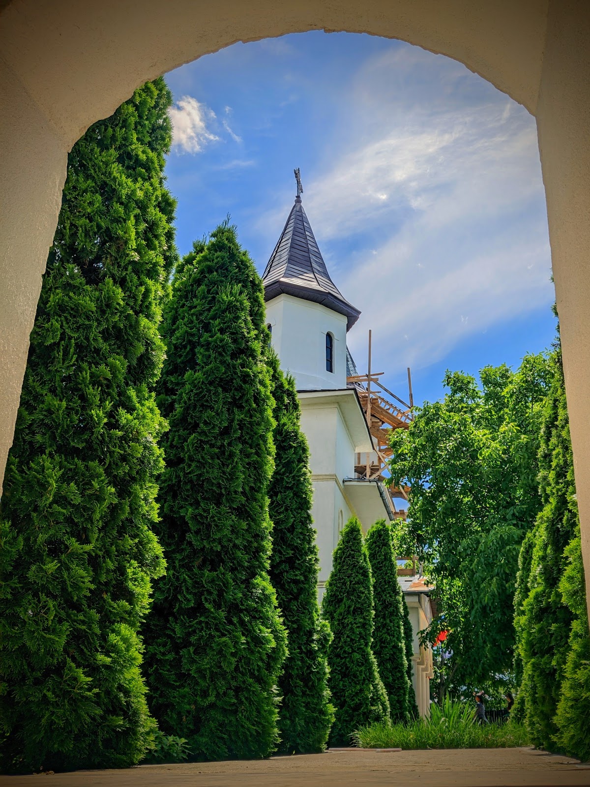 Biserica „Sfinţii Împăraţi Constantin şi Elena“ Pechea - foto 2