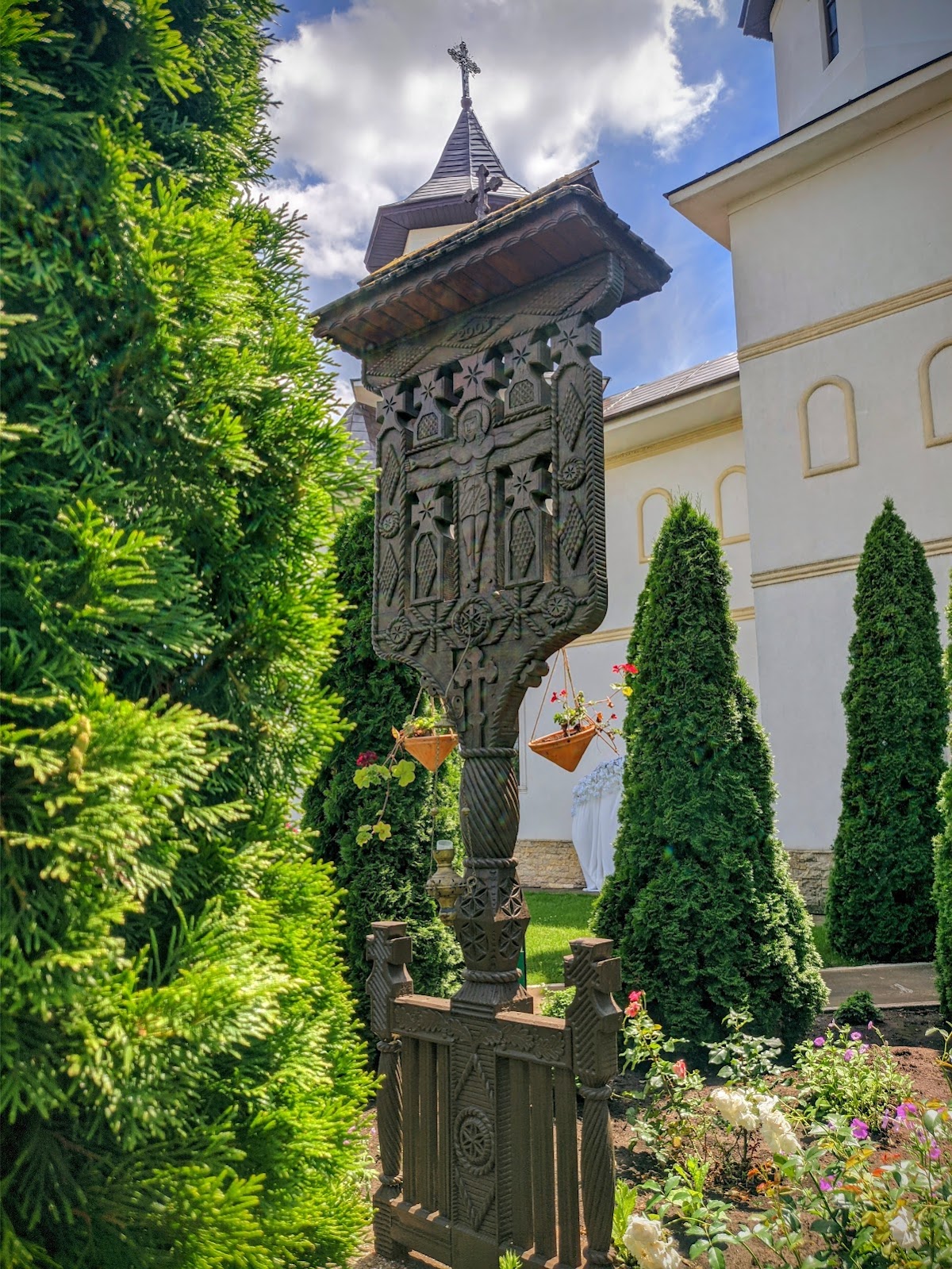 Biserica „Sfinţii Împăraţi Constantin şi Elena“ Pechea - foto 3