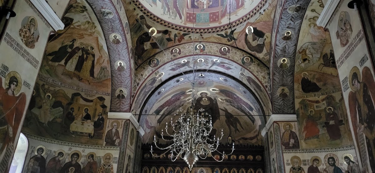 Biserica "Sfintii Parinti Ioachim si Ana" - foto 2