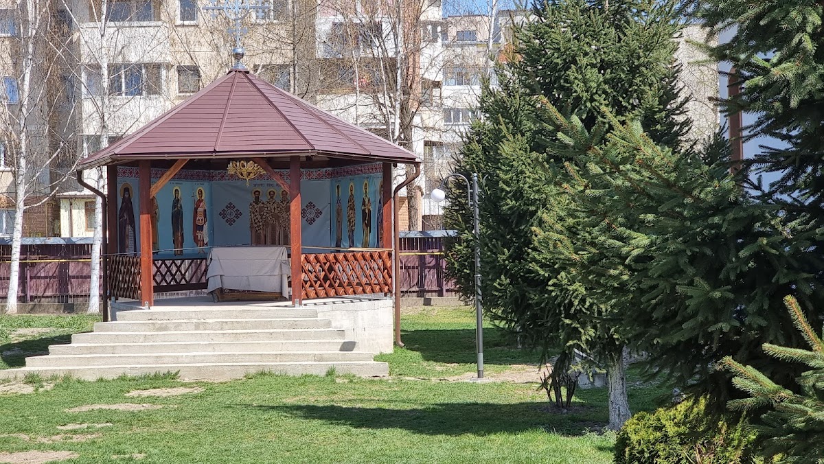 „三位大主教”教堂 Bacău - foto 5
