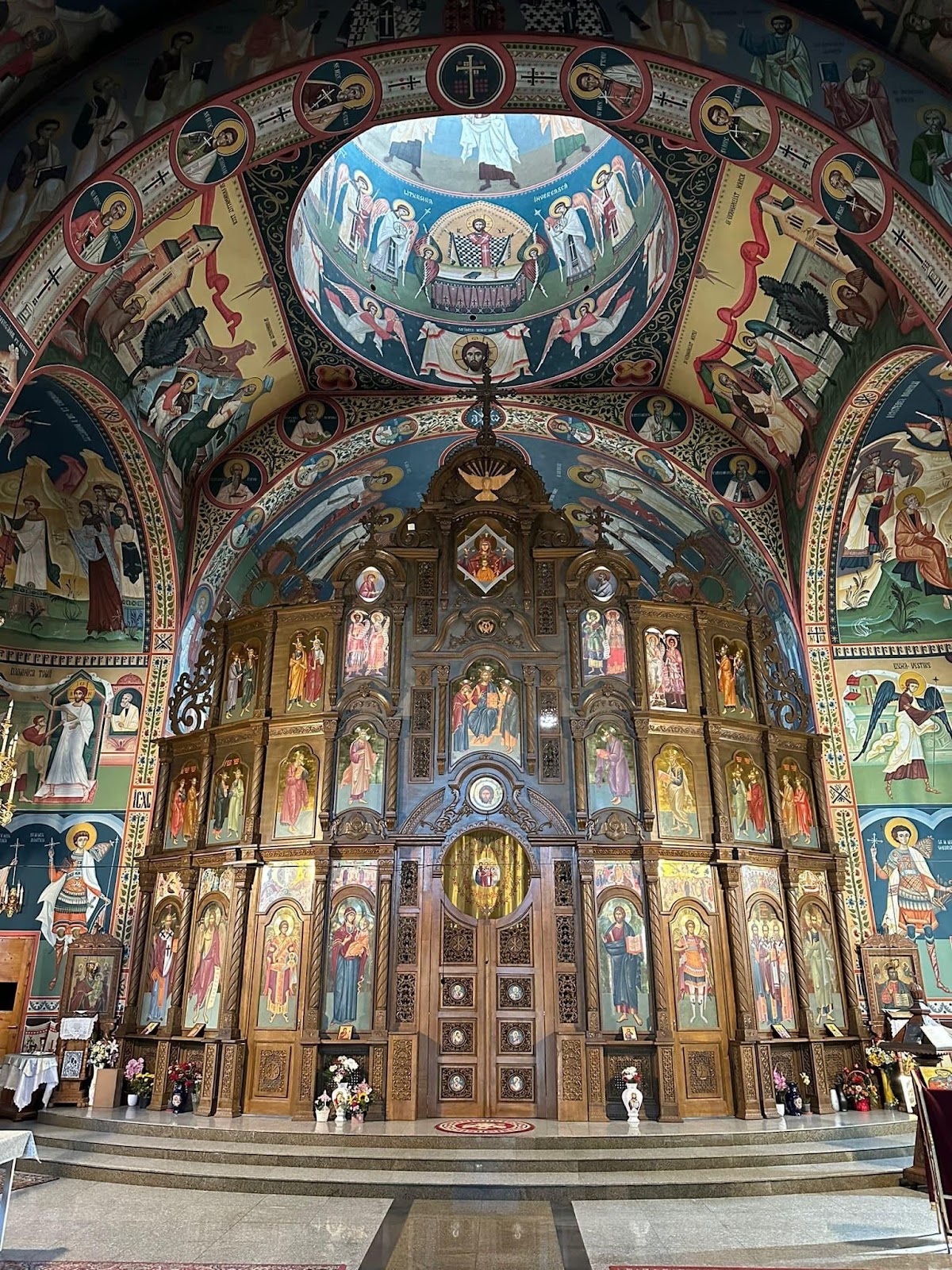 A Három Jerarchák és Szent Apostol Bartolomeus Temploma - foto 4