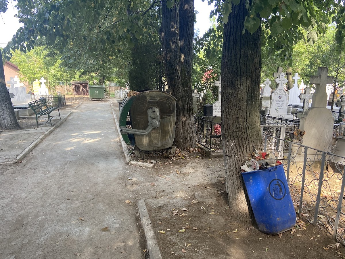 Iglesia y Cementerio Fundulea - foto 1