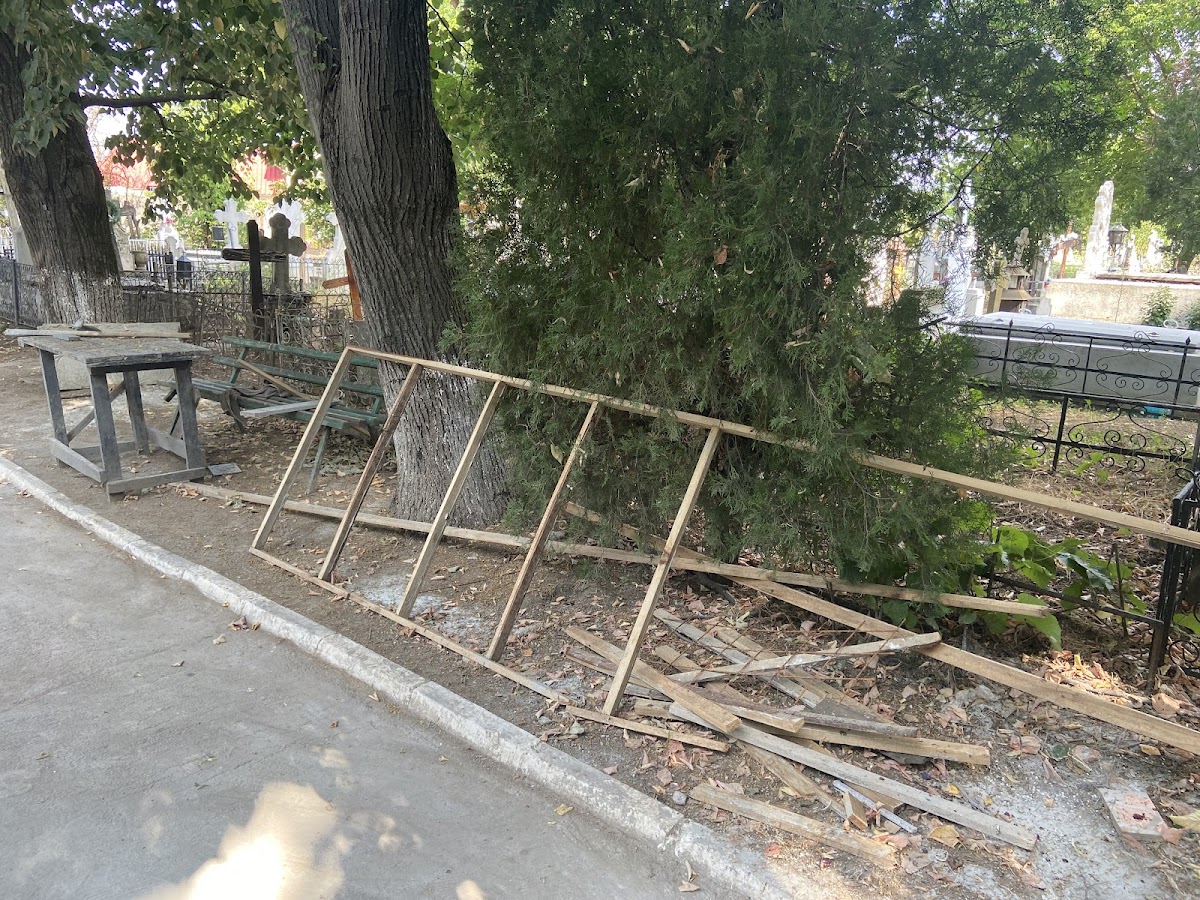 Iglesia y Cementerio Fundulea - foto 4