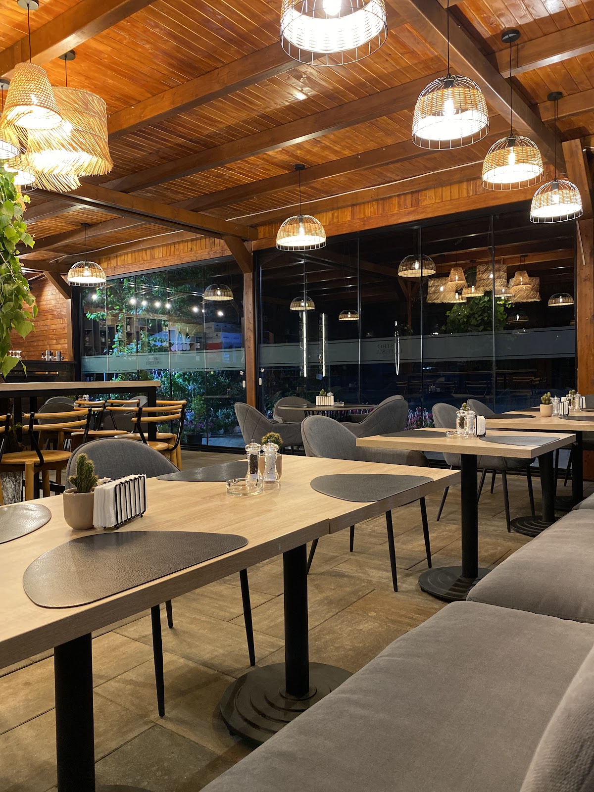 Bistro Pufeşti - foto 3