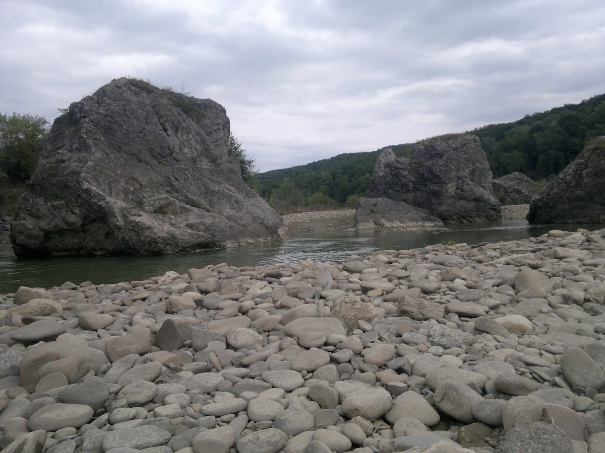 Bădila mészkőblokkjai