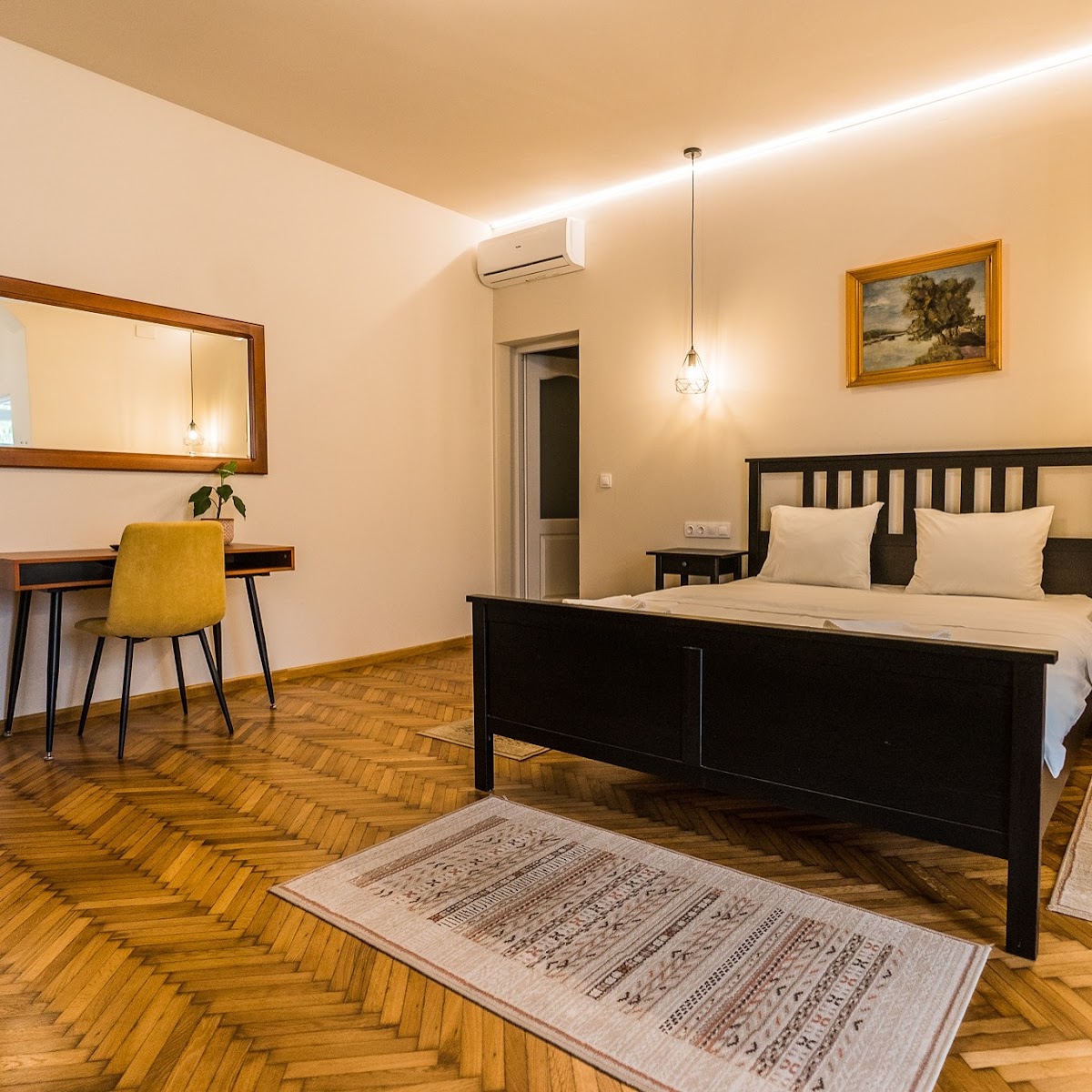 Boutique Rooms with Parking