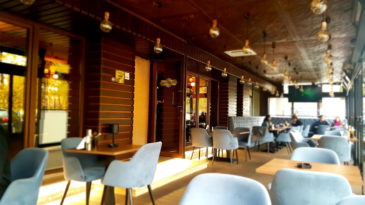 Brothers Restaurant - foto 1