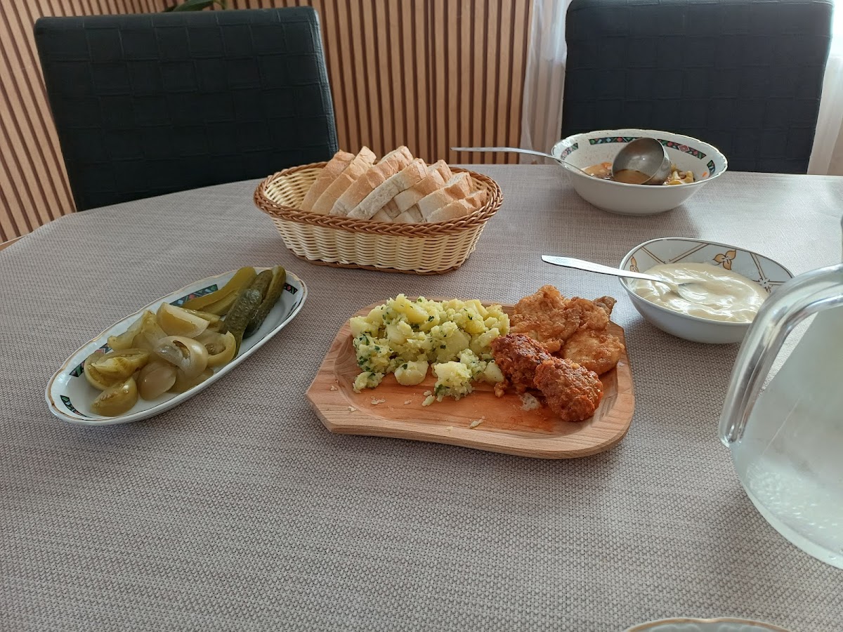 Bucătăria lu' Maria ,Punct gastronomic local - foto 2